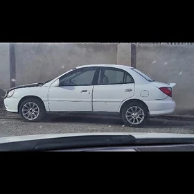 Kia Rio 2000