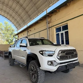 Toyota Tacoma 2018