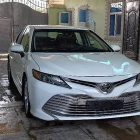 Toyota Camry 2018