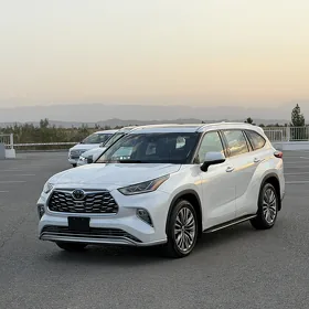 Toyota Highlander 2021