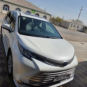 Toyota Sienna 2021