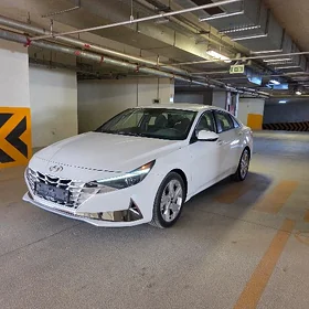 Hyundai Elantra 2023