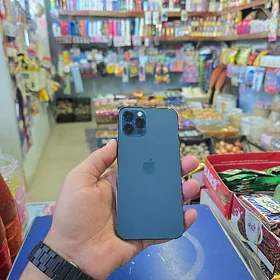 Iphone 12 pro 128 🔋 77