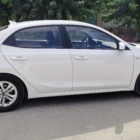 Hyundai Elantra 2022