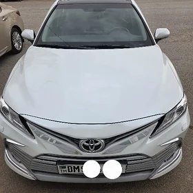 Toyota Camry 2023