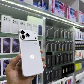 iPhone 17 pro Max. 100%