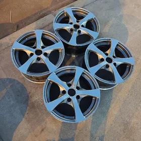 tayota disga R15 hrom