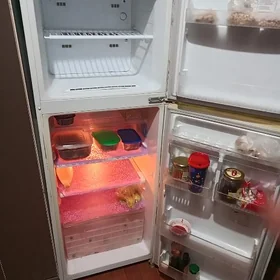Holodilnik Samsung nofrost