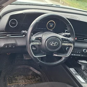 Hyundai Elantra 2021