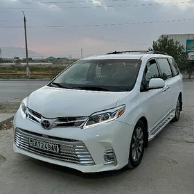 Toyota Sienna 2018