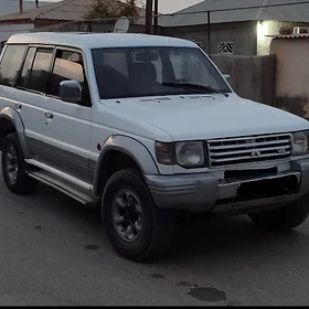 Mitsubishi Pajero 1993