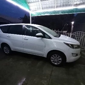 Toyota Innova 2020