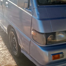 Mitsubishi L300 1993
