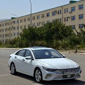 Hyundai Elantra 2025