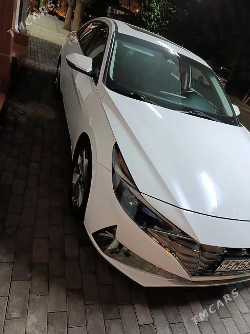 Hyundai Elantra 2022 - 1