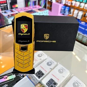 Gold Porsche Cayenne MR