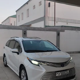 Toyota Sienna 2021