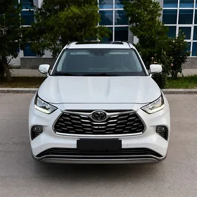 Toyota Highlander 2021