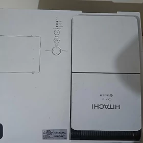 Hitachi proyektr
