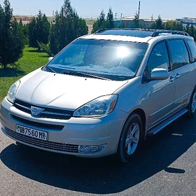 Toyota Sienna 2004