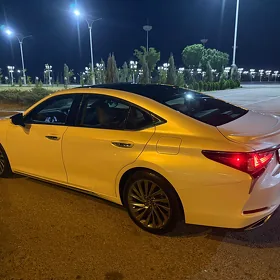 Lexus ES 350 2022