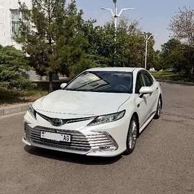 Toyota Camry 2021