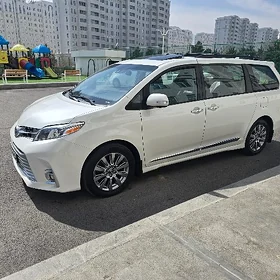 Toyota Sienna 2020