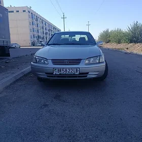Toyota Camry 2001