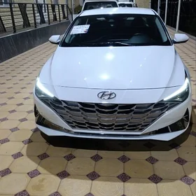 Hyundai Elantra 2022
