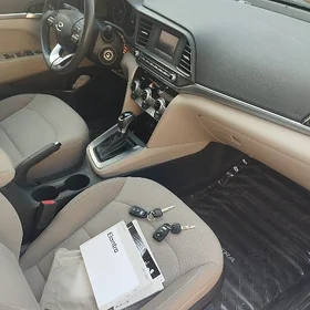 Hyundai Elantra 2019