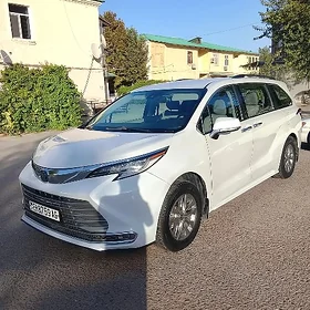 Toyota Sienna 2021