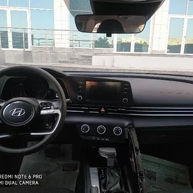 Hyundai Elantra 2021