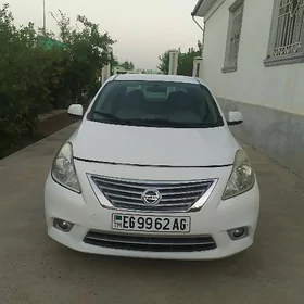 Nissan Versa 2013