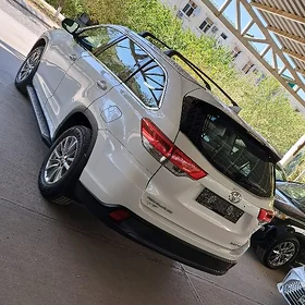 Toyota Highlander 2019
