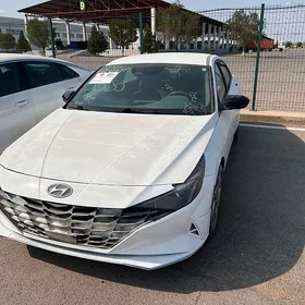 Hyundai Elantra 2022