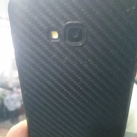 telefon j4+