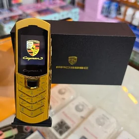 Gold Porsche Cayenne BN