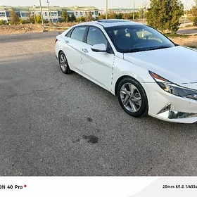 Hyundai Elantra 2021