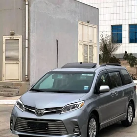 Toyota Sienna 2017