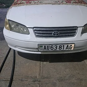 Toyota Camry 2001