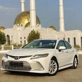 Toyota Camry 2021