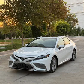 Toyota Camry 2021