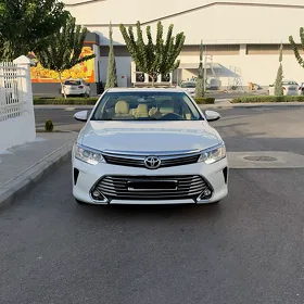 Toyota Camry 2015