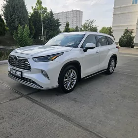 Toyota Highlander 2021