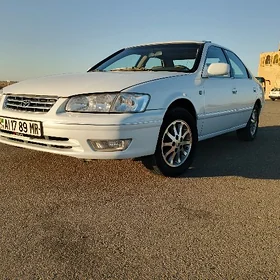 Toyota Camry 2000