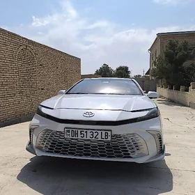 Toyota Camry 2025