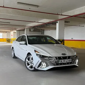 Hyundai Elantra 2022