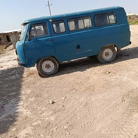 UAZ 2206 2000