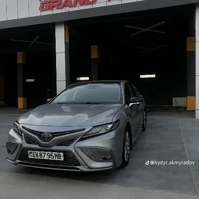 Toyota Camry 2021