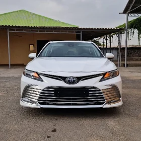 Toyota Camry 2021